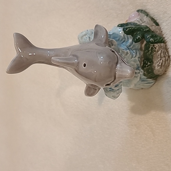 Ocean & 🐬  Dolpbin Salt🧂  & Pepper Shakers 🐬 - Picture 3 of 12
